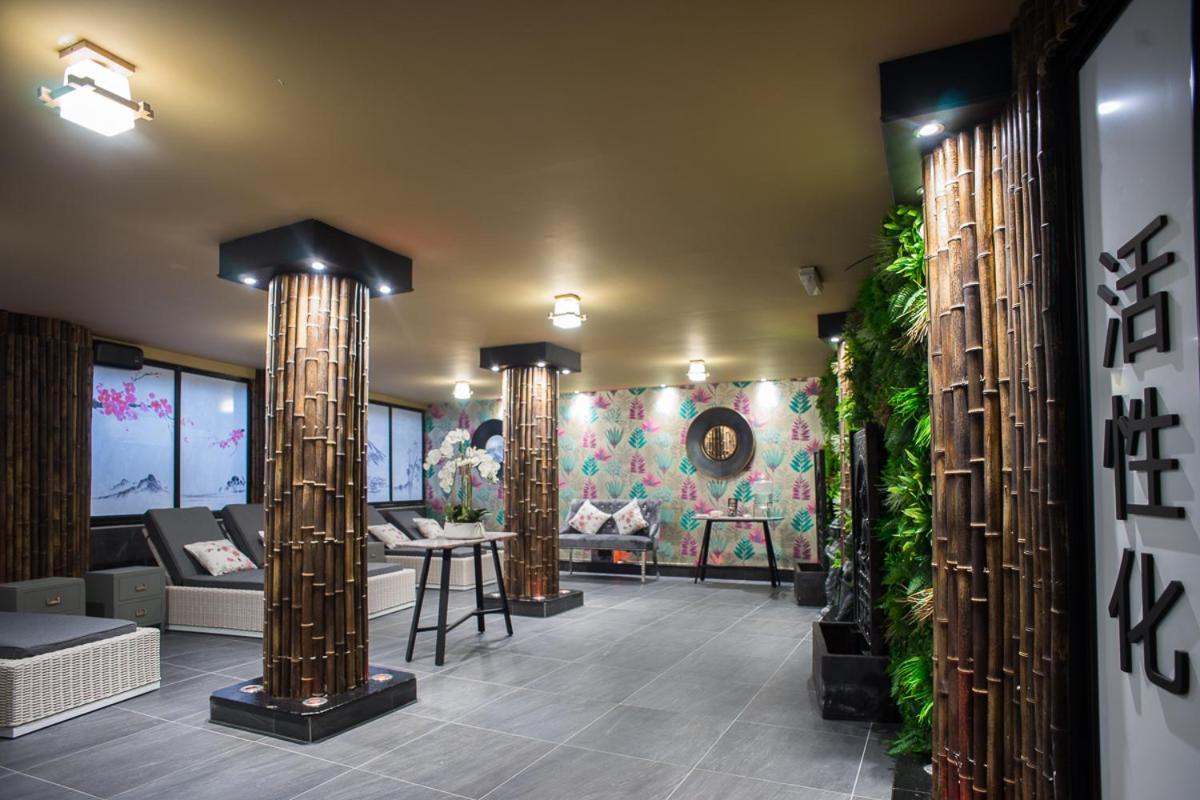 Holyrood Hotel - Leisure Centre & The Spa At Orchids 班多伦 外观 照片