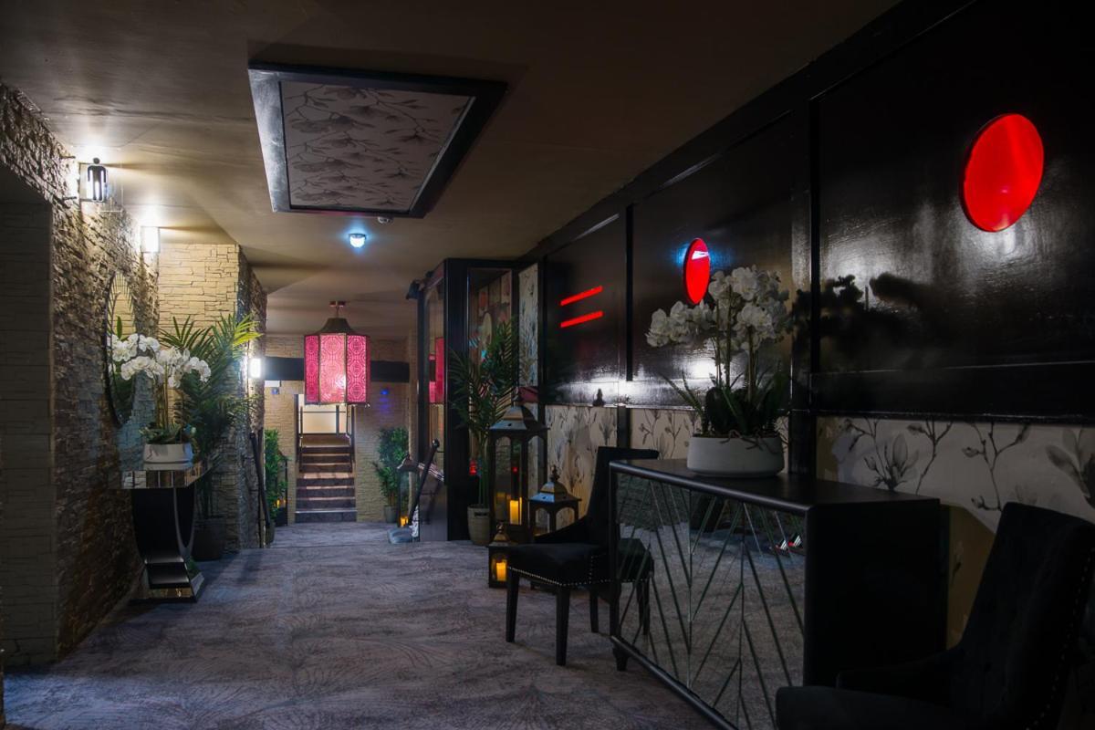 Holyrood Hotel - Leisure Centre & The Spa At Orchids 班多伦 外观 照片