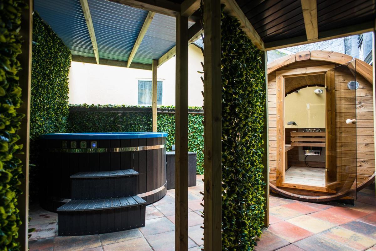 Holyrood Hotel - Leisure Centre & The Spa At Orchids 班多伦 外观 照片