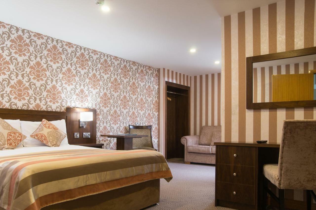 Holyrood Hotel - Leisure Centre & The Spa At Orchids 班多伦 外观 照片