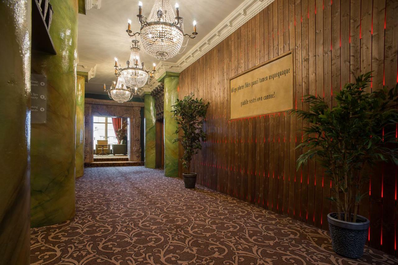 Holyrood Hotel - Leisure Centre & The Spa At Orchids 班多伦 外观 照片